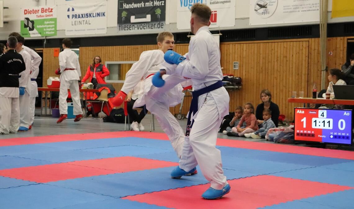 André Henschel holt im Einzel Rang zwei und mit dem Team den ersten Platz.