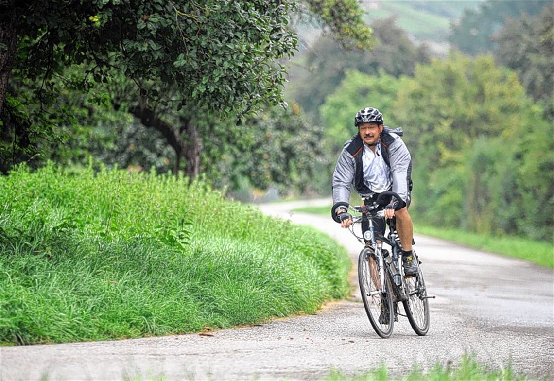 Andreas Kühnle aus Schmie genießt die Abfahrt von den Weinbergen. (Foto: Fotomoment)