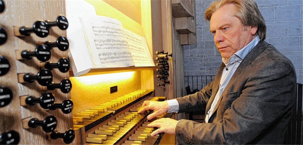Andreas Rothkopf an der Orgel der Maulbronner Klosterkirche.