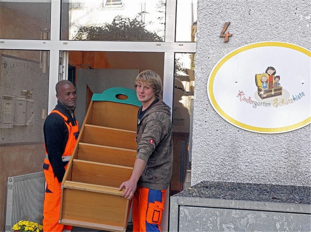 Anfang November 2012 muss der Kindergarten Schatzkiste sein Domizil an der Ensinger Straße überstürzt räumen, weil das Gebäude nicht mehr standsicher ist. Jetzt steht fest: Eine Rückkehr wird es nicht geben. Allerdings soll das Haus nicht um jeden Preis abgerissen werden. Archivfoto: Goertz