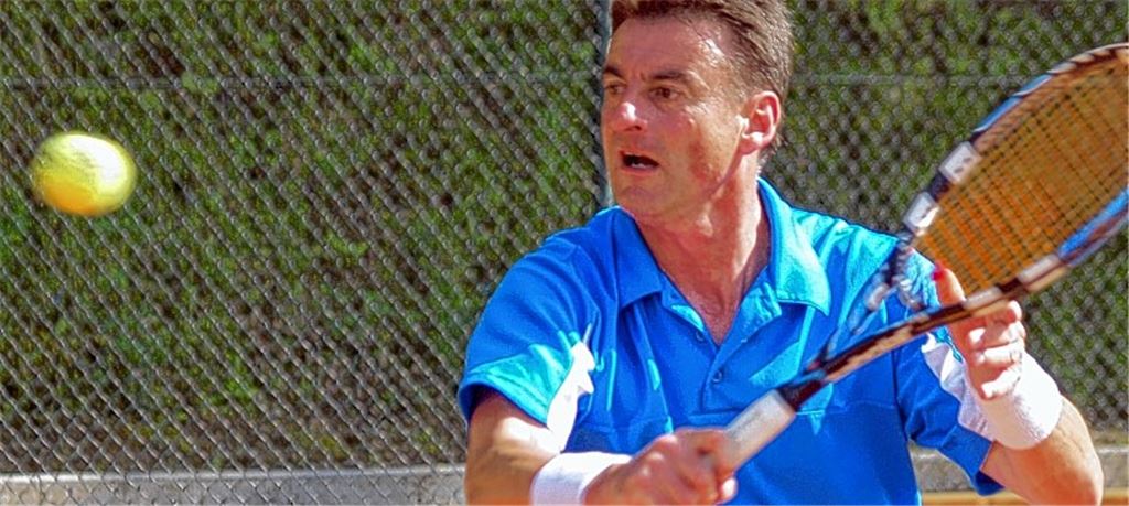 Anfangs lässig, dann konsequent: Rolf Stoll dreht sein Match für Lomersheim. Archivfoto: Recken