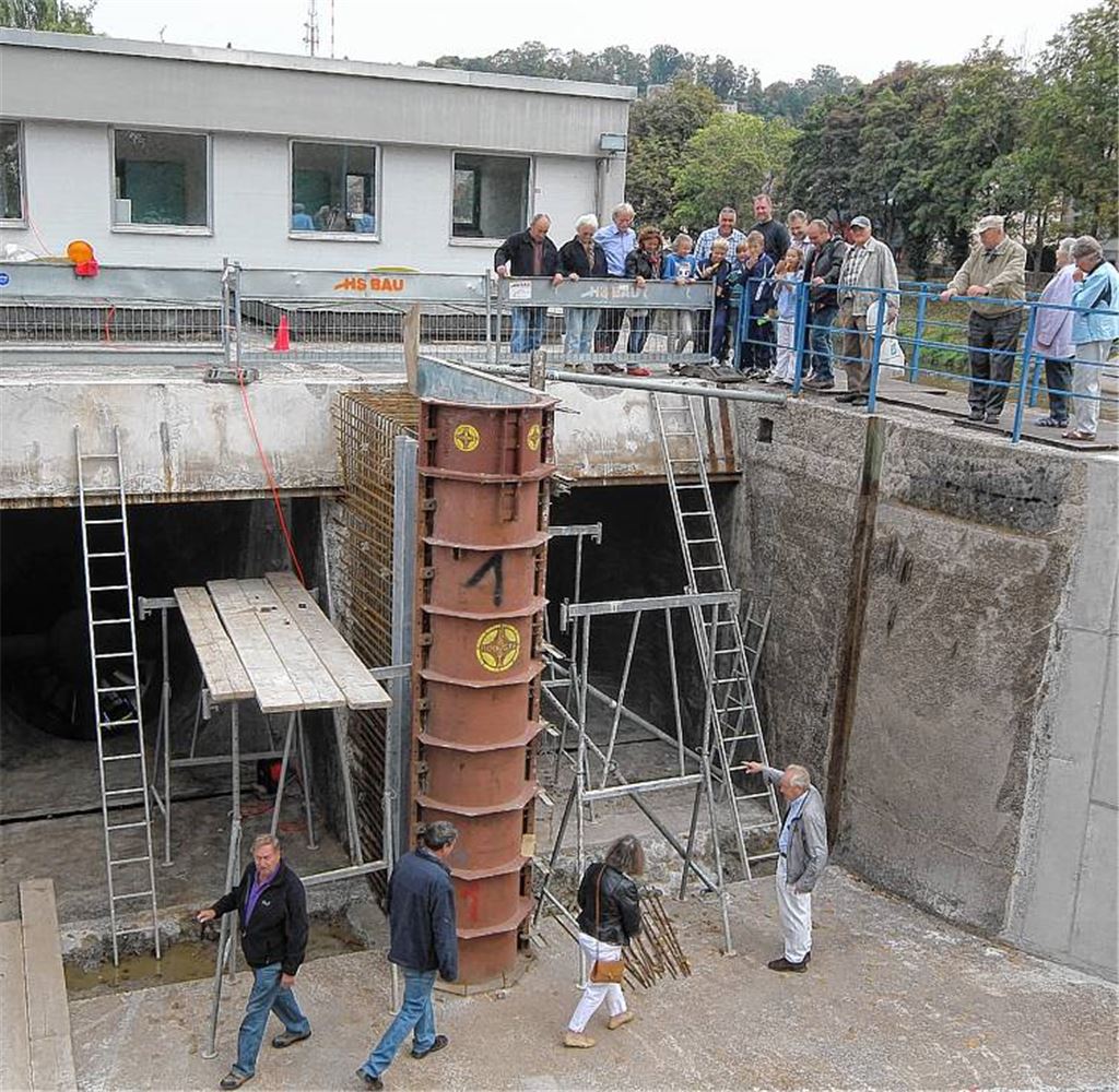 Angebot am Energietag: Besucher nutzen die Gelegenheit zum Blick hinter die Kulissen.