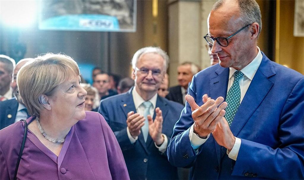 Angela Merkel verteidigt ihre Entscheidung zu Flüchtlingen von 2015. (Archivbild)