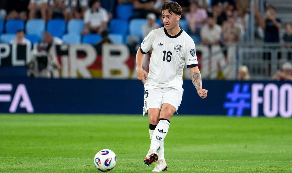 Angelo Stiller (Note 3): Hatte reichlich Ballkontakte, um das Spiel zu strukturieren. Griff vor dem 0:1 durch Dan Ndoye nicht energisch genug ein (17.). Suchte öfter den Weg in die Tiefe und gefiel gleich nach der Pause mit direkten Zuspielen in den Strafraum. In der Schlussphase kam für den Stuttgarter Pascal Groß.