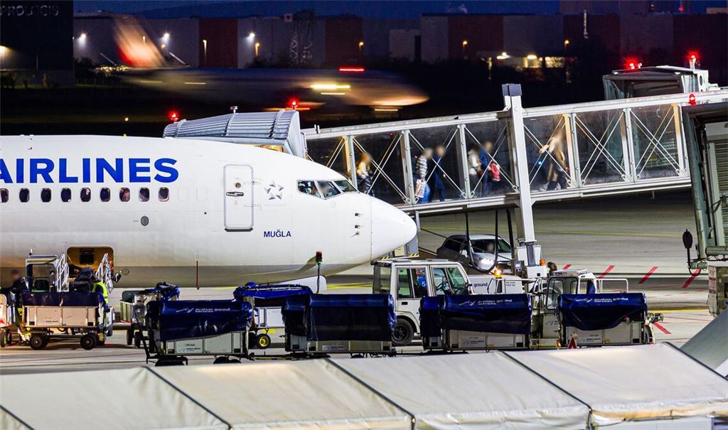 Ankunft in der niedersächsischen Landeshauptstadt: In Hannover ist ein Flieger aus Istanbul gelandet.