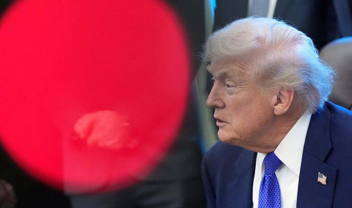 Anlass der neuen Eskalation ist ein Bericht der "New York Times" über den Streit zwischen Regierung und Universität, den Trump als "völlig falsch" bezeichnete.