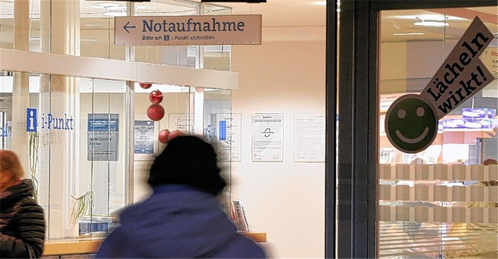 Notfall-Patientin muss lange ausharren