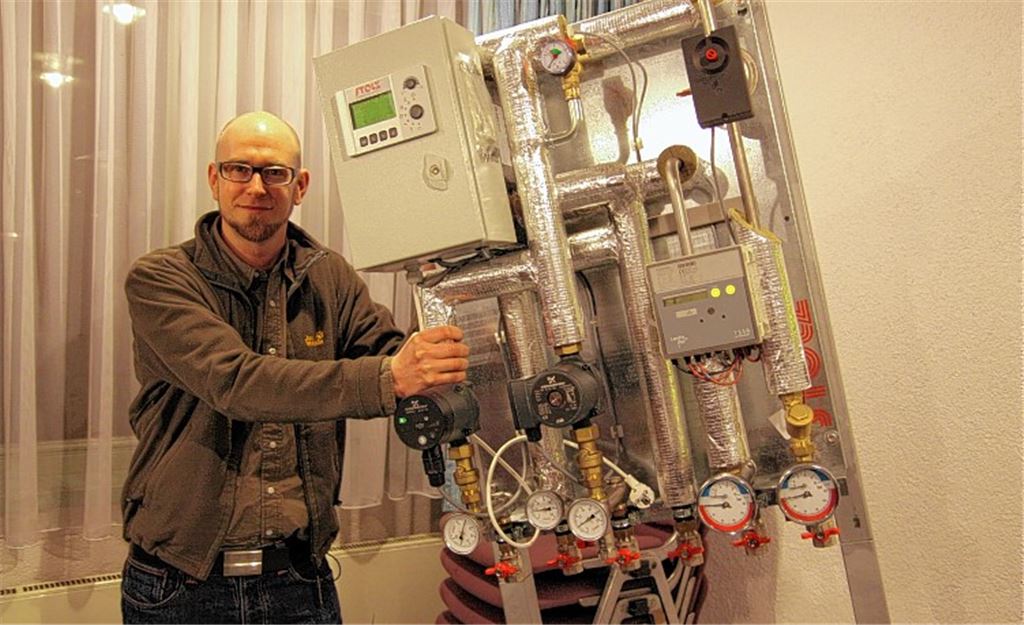 Anschauungsobjekt für die Iptinger Bürger beim Infoabend: So sieht eine Wärmeübergabe-Station für ein Einfamilienhaus aus.