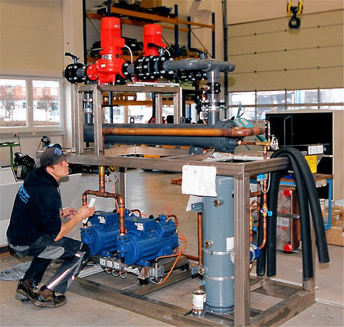 Anspruchsvolle Berufsbilder bietet das Handwerk in rund 150 Branchen auf. Bei der Mühlacker Firma Heidinger wartet auf Mechatroniker für Kältetechnik ein facettenreiches Betätigungsfeld. Foto: Kollros