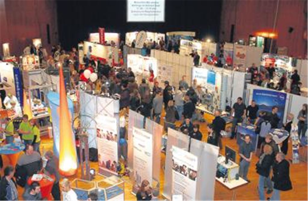 Ansturm: Bei der 16. regionalen Ausbildungsmesse der Arbeitsagentur Pforzheim ist jeder Quadratzentimeter des Pforzheimer Kongresszentrums belegt.
Foto: Kollros