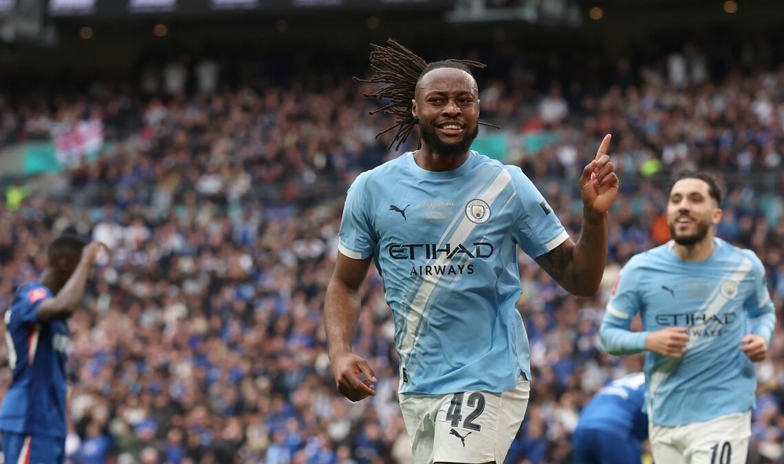 Antoine Semenyo von Manchester City jubelt nach seinem Führungstreffer.