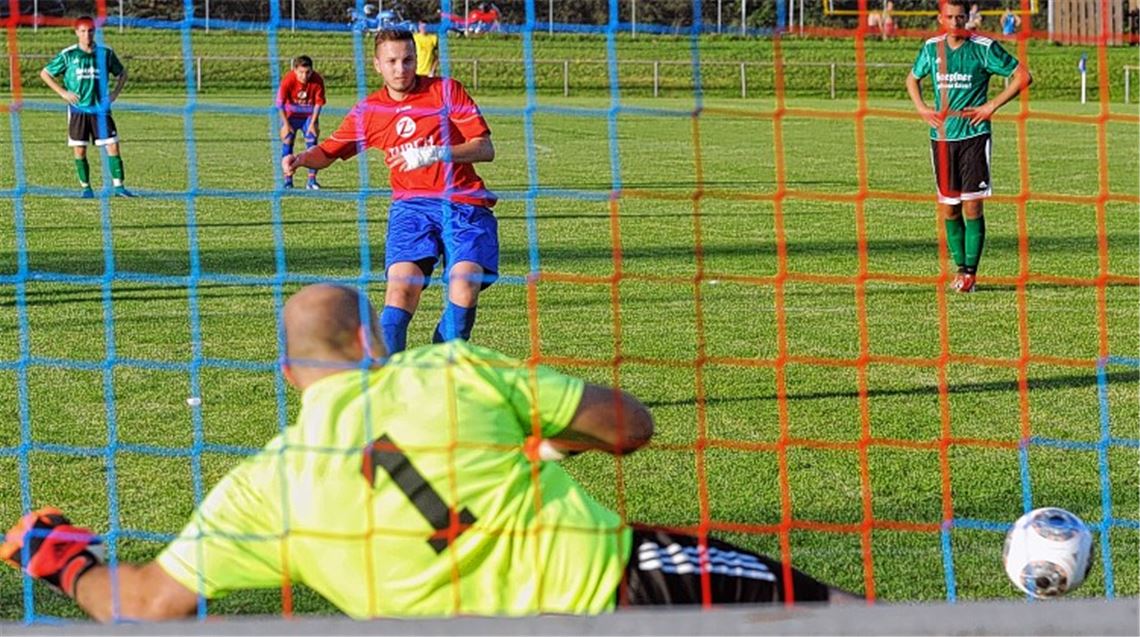 Antritt, Schuss und drin: Max Oehler bringt in Spielminute 28 das dritte Tor für den TSV Ötisheim unter Dach und Fach. Am Ende steht ein 3:1-Erfolg über den FV Öschelbronn II. 