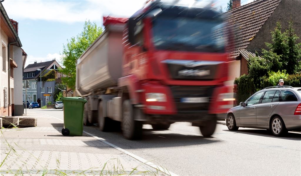 Anwohner der Kieselbronner Straße leiden vor allem unter Lkw-Verkehrslärm. Foto: Fotomoment