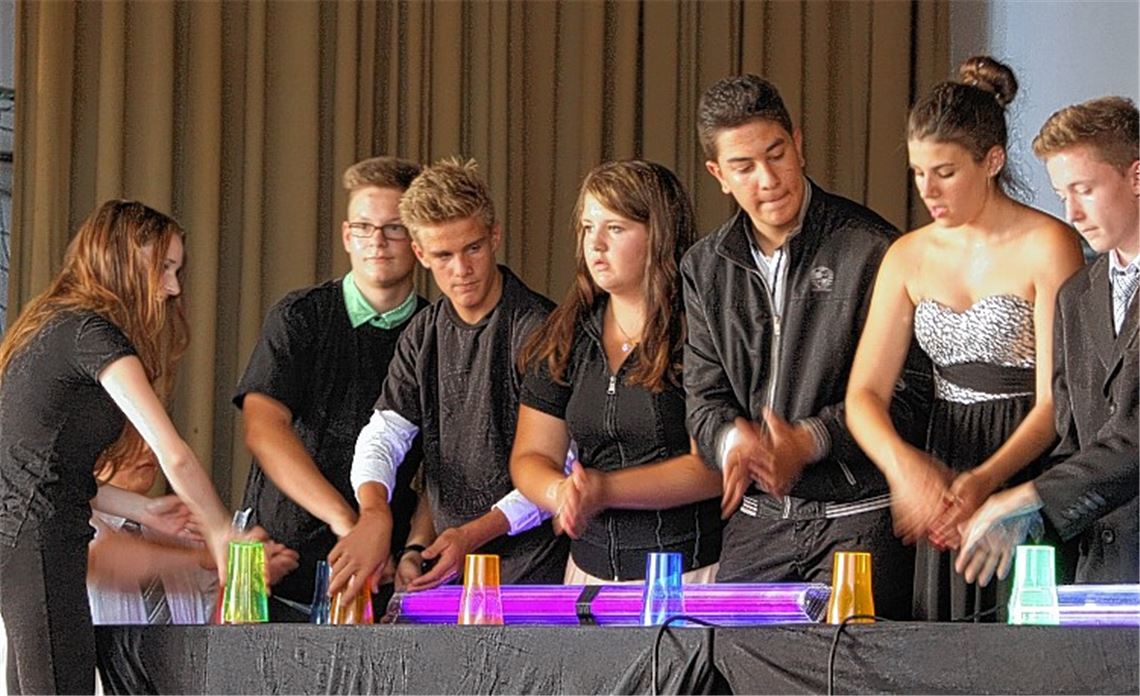 Applaus erntete die Klasse 9a beim Abschlussfest mit ihrem „Cupsong“.