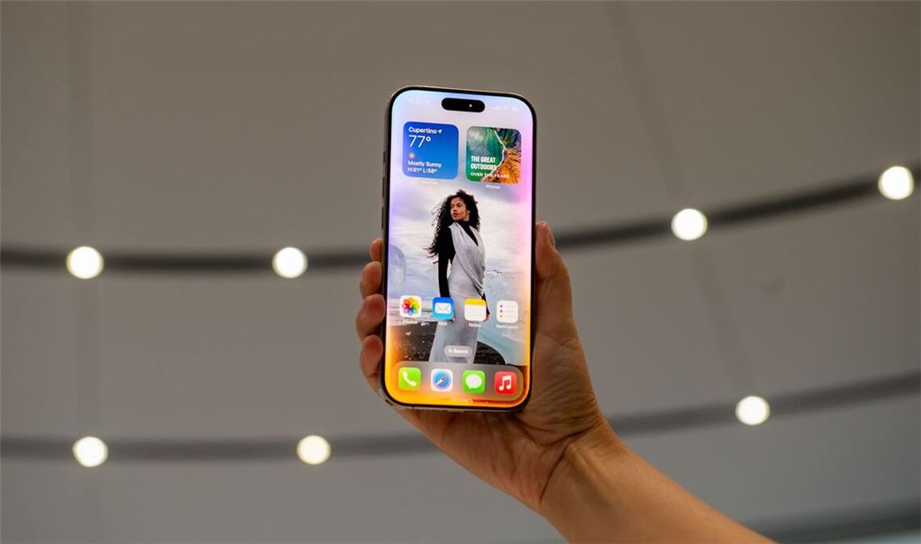 Apple hatte vor der Vorstellung der iPhone-16-Modellreihe neue KI-Funktionen angekündigt und Werbung dafür gemacht. (Archivbild)