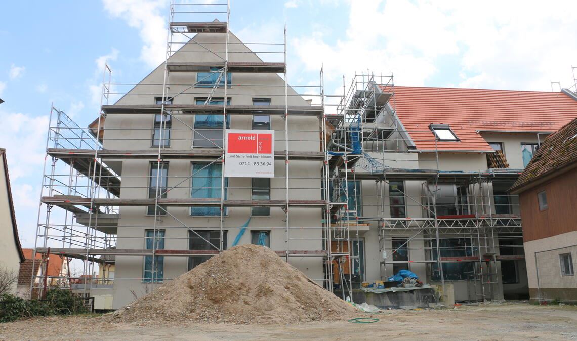 Arbeiten am Wiernsheimer Paulus-Bau laufen weiter. Foto: Archiv/Deeg