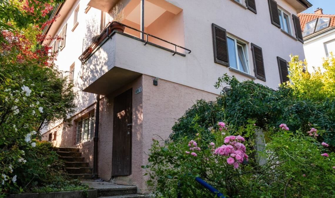 Architektin Sophie Frank hat ein 30er-Jahre-Haus im Stuttgarter Westen aus dem Dornröschenschlaf geweckt und ein lichtes Heim für eine vierköpfige Familie geschaffen. Dabei  . . .