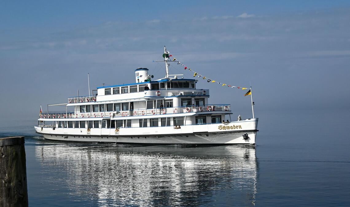Archivbild: Das Passagierschiff Schwaben fährt zum Landesteg, um kurz danach wieder zur Rundreise auf dem Bodensee zu starten.