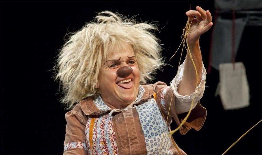 Archivbild: Die Schweizer Clownin Gardi Hutter bei einem Auftritt in der Comödie Dresden.