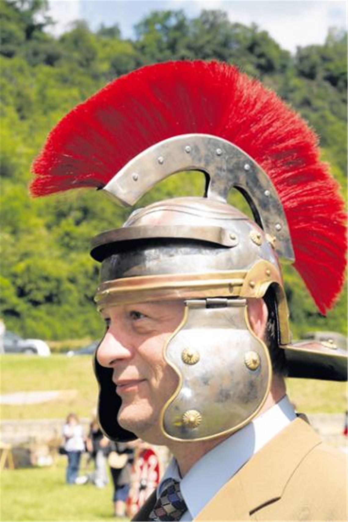Arno Schütterle als Feldherr beim Römerfest an der Villa Rustica im Juni 2009. Damals war er noch Oberbürgermeister in Mühlacker. Jetzt will er offenbar 2011 einen Sitz im Landtag erobern. Dafür muss er allerdings erst die grüne Basis von sich überzeugen. Foto: Hansen