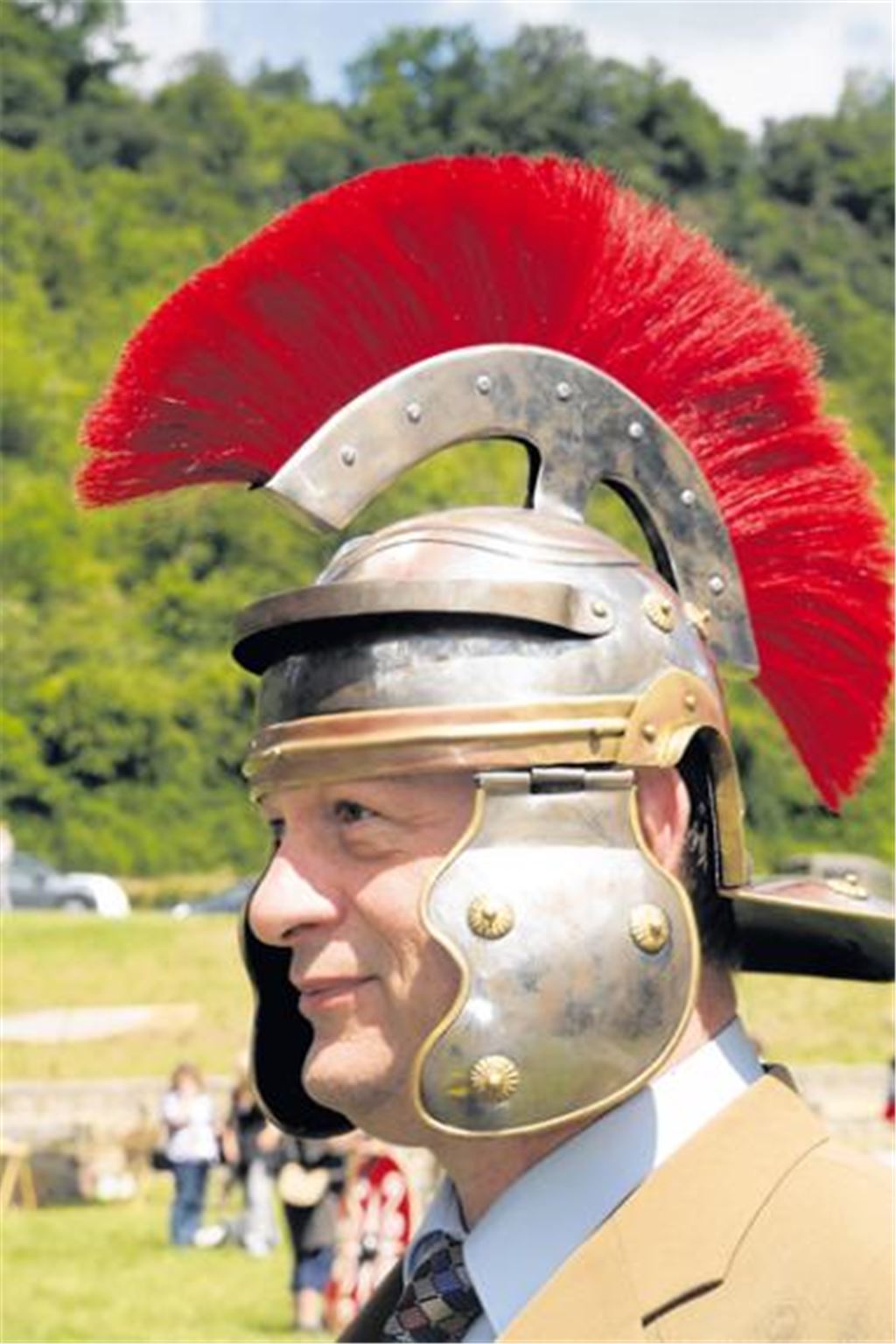 Arno Schütterle als Feldherr beim Römerfest an der Villa Rustica im Juni 2009. Damals war er noch Oberbürgermeister in Mühlacker. Jetzt will er offenbar 2011 einen Sitz im Landtag erobern. Dafür muss er allerdings erst die grüne Basis von sich überzeugen. Foto: Hansen