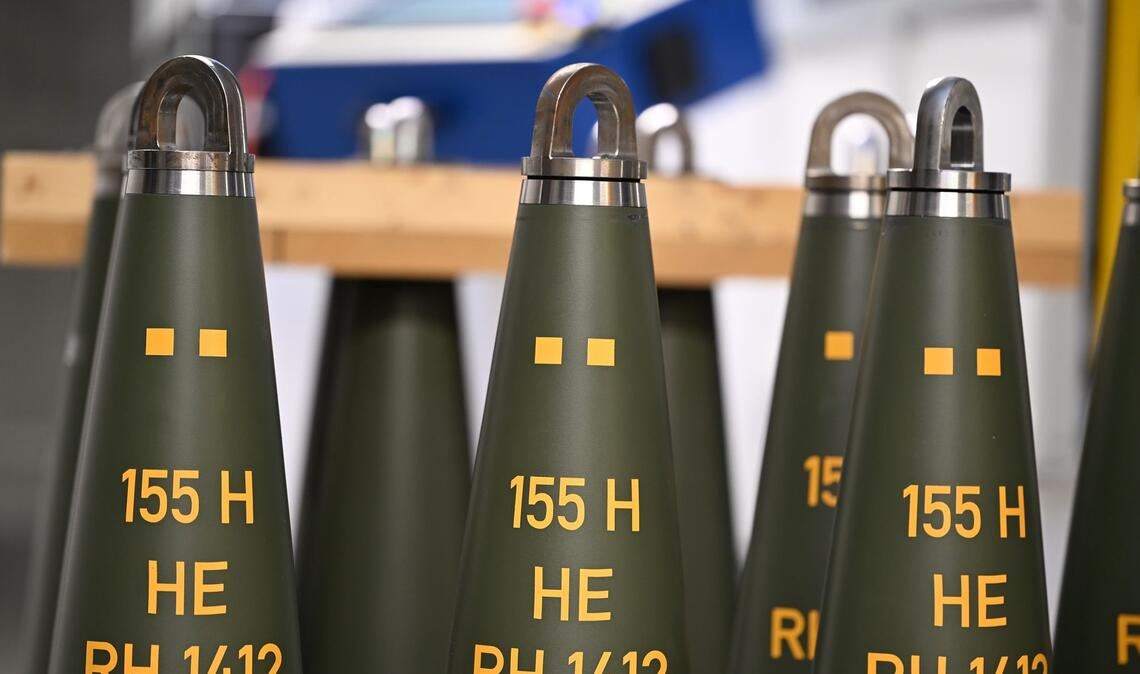 Artilleriegranaten wie diese stellt Deutschlands größter Rüstungskonzern Rheinmetall her.