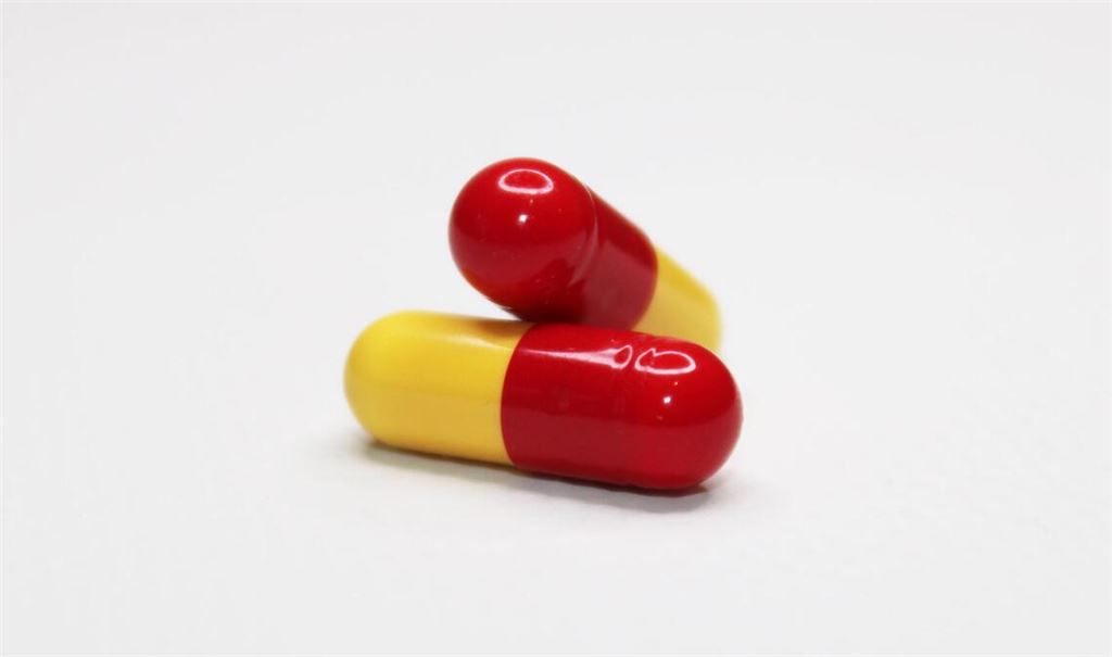 Arzneimittel stellen die klassische Behandlungsmethode bei Schmerzen dar. Medikamente gegen Schmerzen bezeichnet man in der Medizin und Pharmakologie auch als Analgetika.