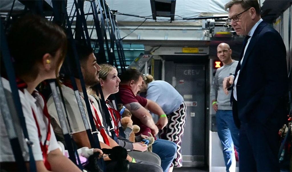 Auch Außenminister Wadephul nahm gestrandete Deutsche bei seiner Reise in den Nahen Osten in seinem Flugzeug mit.