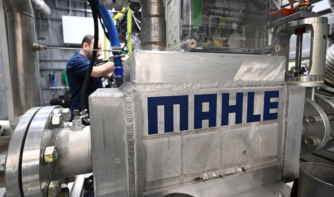 Auch Wasserstoffmotoren zählen zum Produktspektrum von Mahle. Das Bild zeigt einen Teststand.