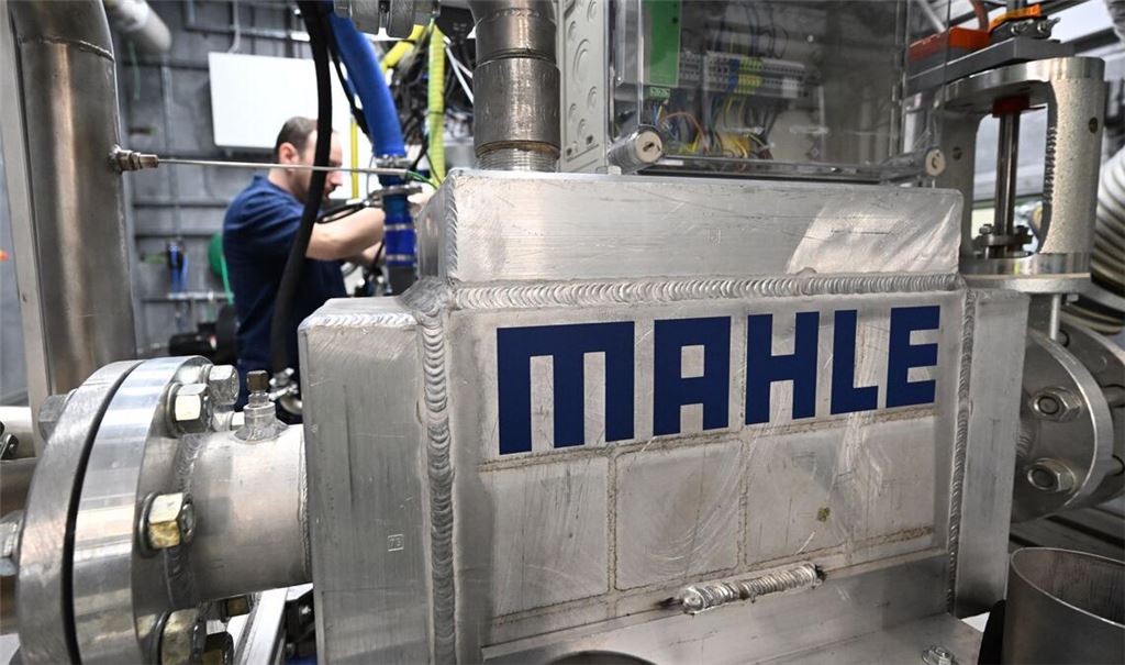 Auch Wasserstoffmotoren zählen zum Produktspektrum von Mahle. Das Bild zeigt einen Teststand.