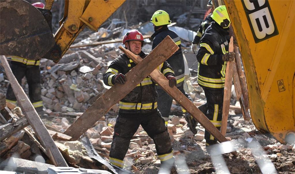 Auch aus Dnipro wurden schwere Explosionen gemeldet.