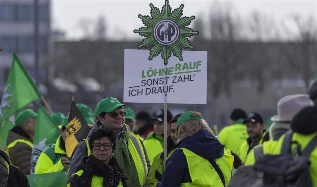 Auch bei der Polizei wird die Bezahlung besser.