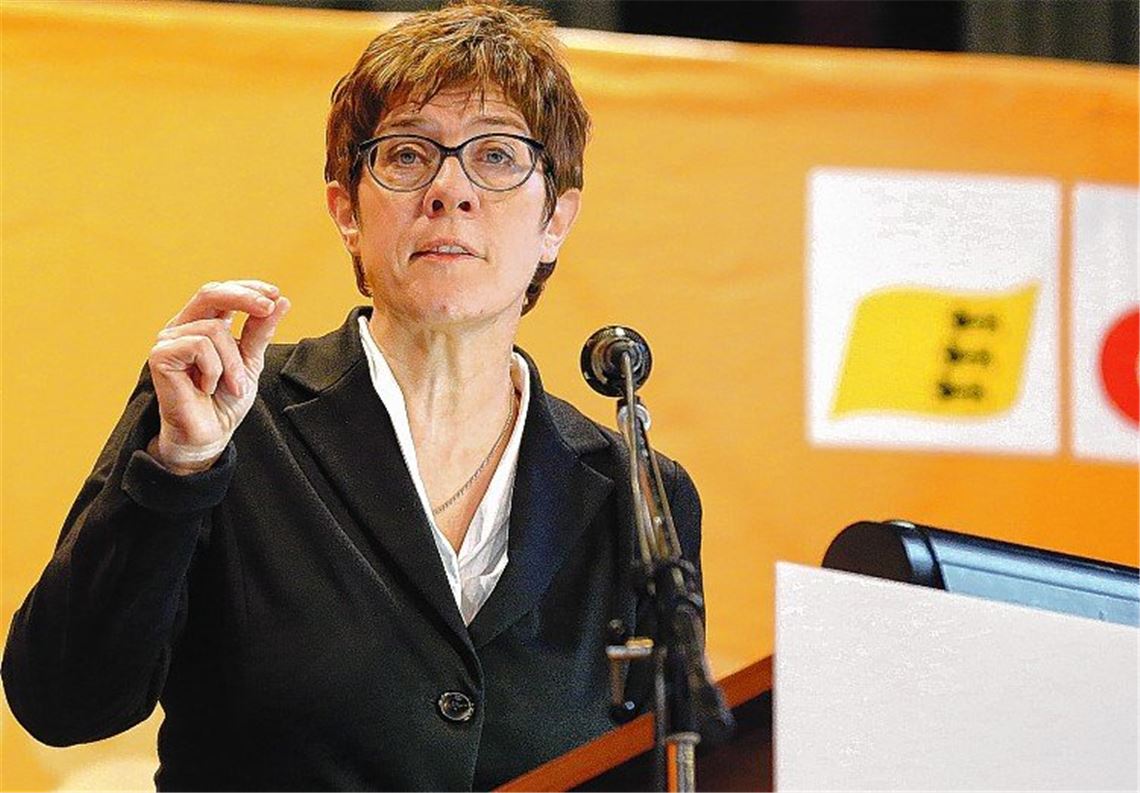 CDU-Vorsitzende läutet den Neustart ein CDU-Vorsitzende läutet den Neustart ein