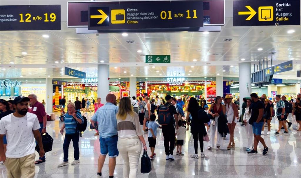 Auch der Flughafen auf Mallorca wird von den Streiks betroffen sein. (Symbolbild)