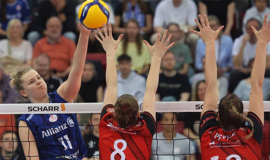 Auch der Vertrag von Pauline Martin läuft aus – in den Spielen der Play-off-Halbfinalserie gegen den Dresdner SC hatte die Diagonalangreiferin ihre letzten Auftritte im Trikot von Allianz MTV Stuttgart.