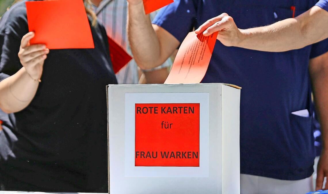 Auch die Gewerkschaft Verdi hat bereits zu Protesten gegen die Sparpläne der Bundesregierung im Gesundheitsbereich aufgerufen – wie hier vor einer Klinik in Berlin.