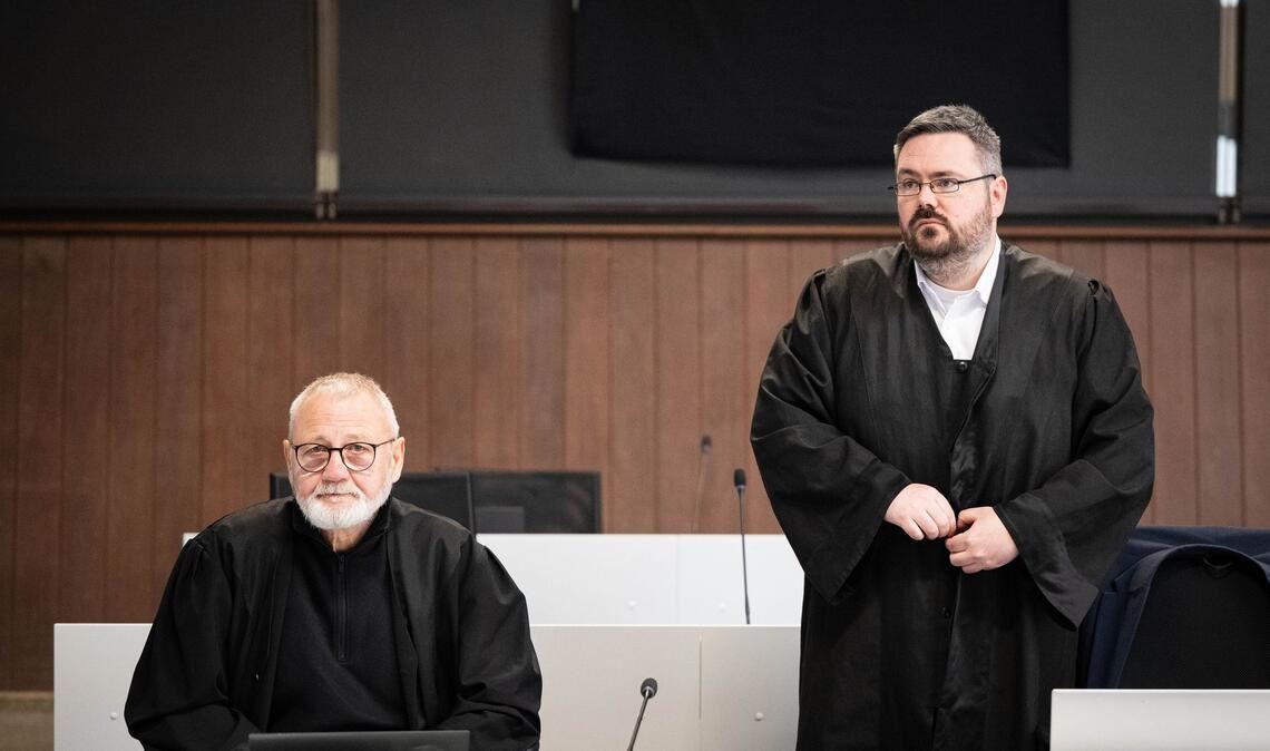 Auch die Nebenklage ist überzeugt von der Schuld der Angeklagten.