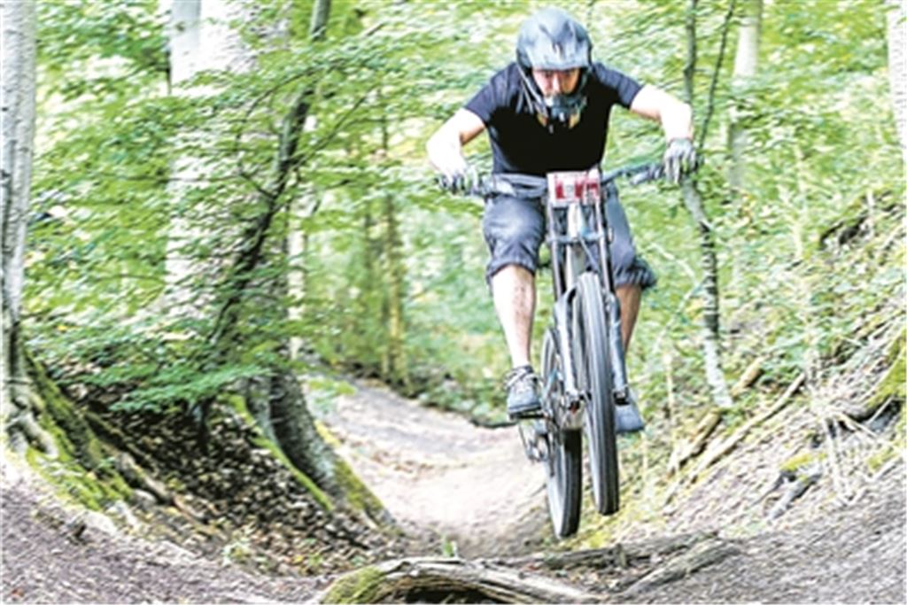 Auch diese „wilde“ Strecke am Rand des Saubergs ist mittlerweile längst für Mountainbiker gesperrt. Foto: Archiv