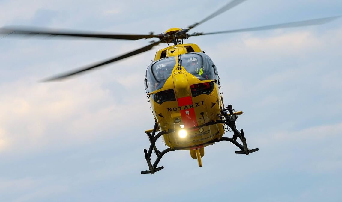 Auch ein Rettungshubschrauber war bei dem Unglück im Einsatz (Symbolbild).