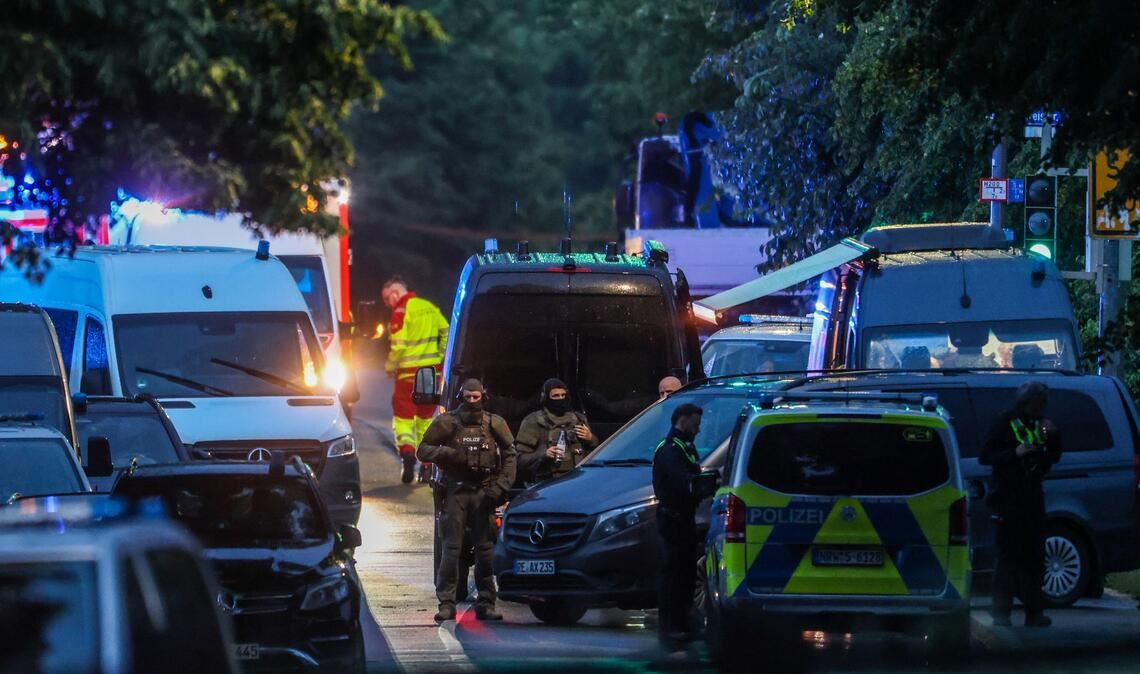 Auch ein Spezialeinsatzkommando (SEK) rückte an.
