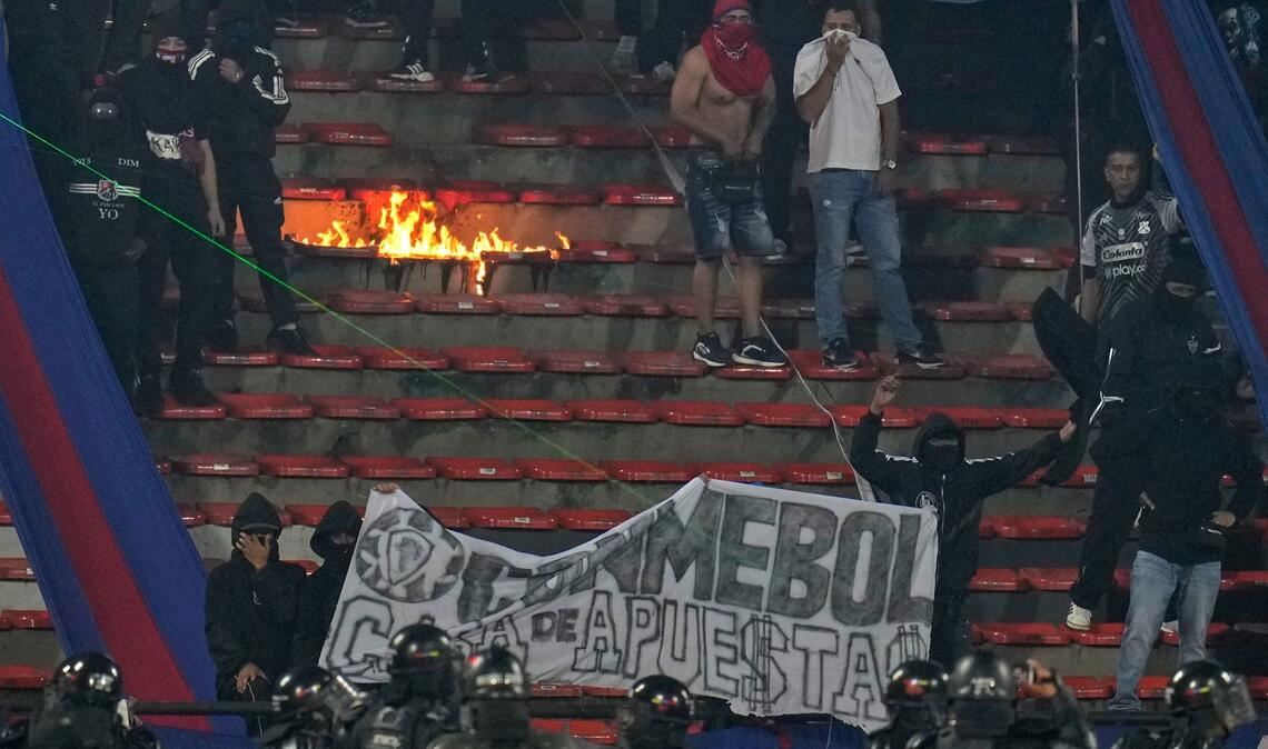 Auch im Stadion gab es Verwüstungen.