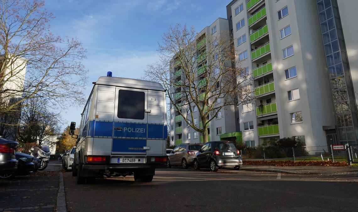 Auch in Berlin durchsuchten Polizisten am Mittwochmorgen ein Objekt.