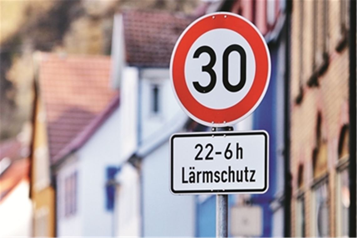 Auch in Pforzheim gibt es - wie hier in Mühlacker - Bemühungen in Sachen Lärmschutz. Zuletzt wurden daher einige Straßen in der Goldstadt mit Tempo-30-Schildern versehen. Symbolfoto: lh