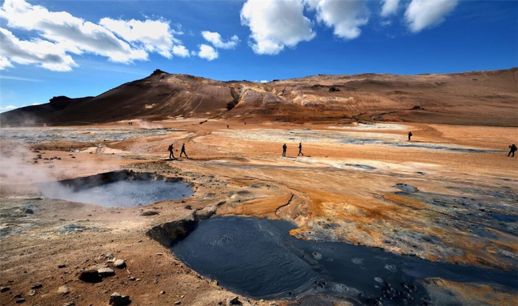 Auch in der Bilddatenbank "Shutterstock" werden unter dem Namen "Gjaldskylda" über eine Millionen Bilder gefunden - so wie dieses, das eigentlich den Bergrücken Námafjall zeigt.