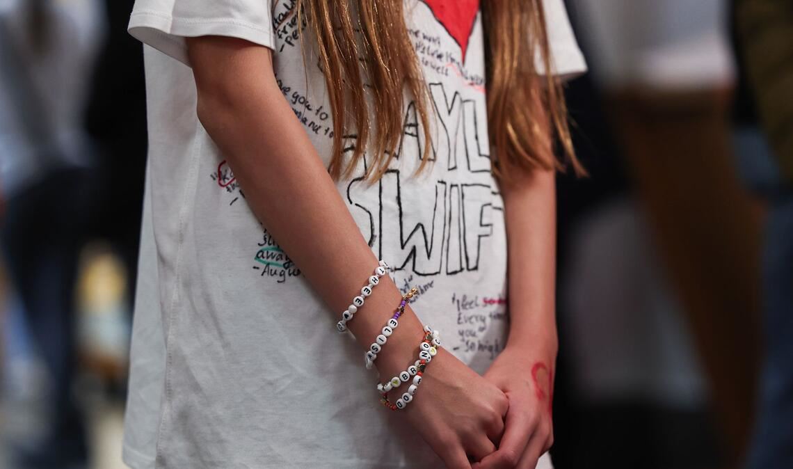 Auch viele junge Fans sind ins Museum gekommen, um das Werk Heysers zu sehen.