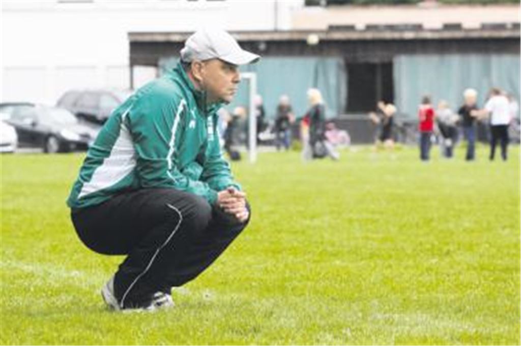 Auf Spießrutenlaufen im Büro hat Trainer Jürgen Widmann keine Lust: Also muss seine Spvgg Zaisersweiher gewinnen.
Foto: Eigner