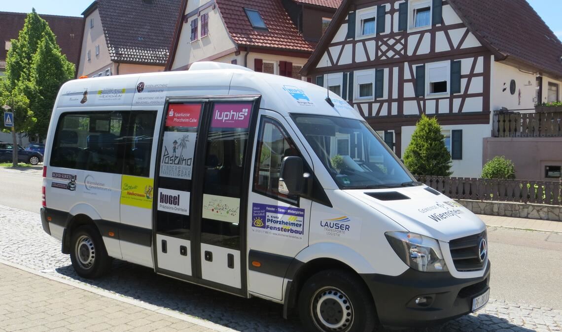 Auf Wiernsheims Straßen verkehrt seit 2011 ein Bürgerbus. Hinter dem Angebot steckt viel ehrenamtliches Engagement. Foto: privat