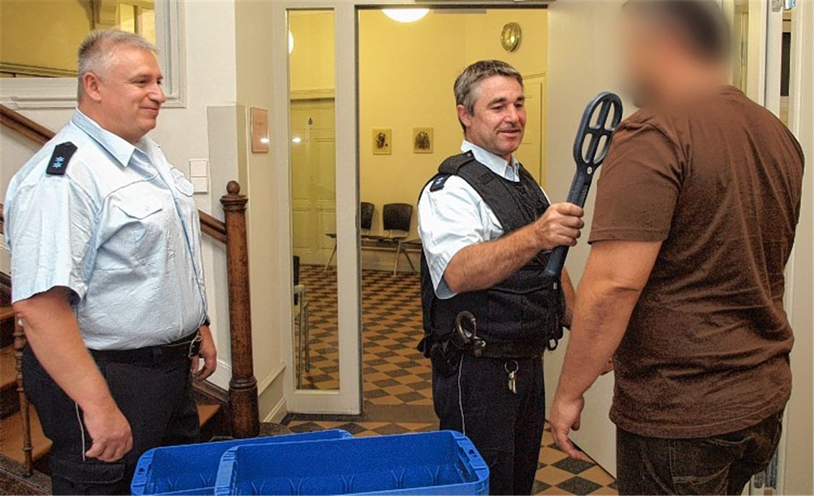 Auf alles vorbereitet: Das Amtsgericht Maulbronn hatte sich – wie unser nachgestelltes Beispielfoto zeigt – auf Einlasskontrollen eingestellt, die letztlich aber überflüssig waren.