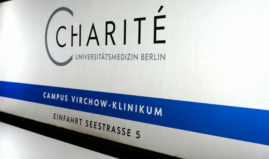 Auf dem Campus Virchow Klinikum der Berliner Charité befindet sich eine Sonderisolierstation zur Behandlung von Patienten mit gefährlichen Infektionskrankheiten. (Archivbild)