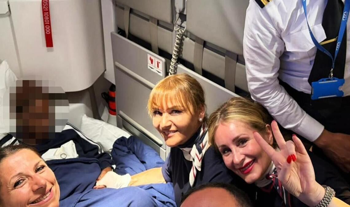 Auf dem Flug aus dem Senegal nach Italien hat eine Passagierin ein Kind zur Welt gebracht. (Foto: Handout)